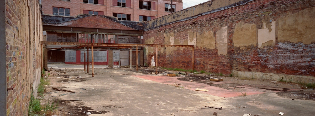 Abandoned building in Paris, Texas. Taken by Lucas Taylor on a Hasselblad XPan camera.